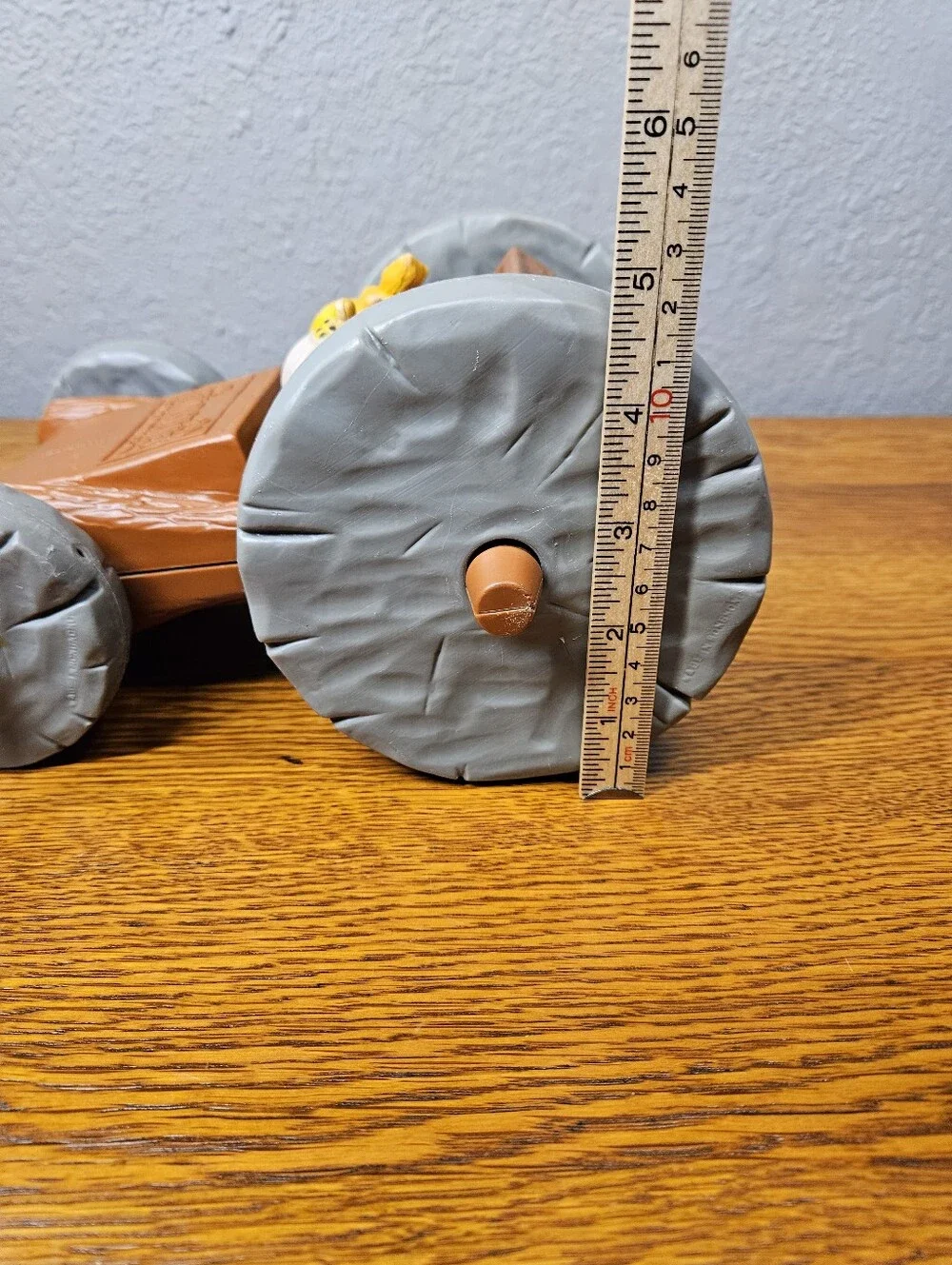 The Flintstones Hanna-Barbera 1976 Guidance Flip Toy